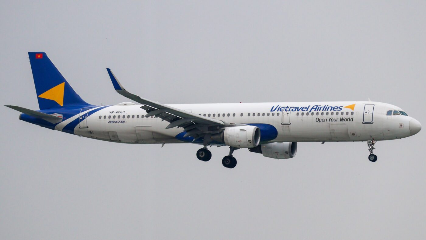 Vietravel Airlines Airbus A321-211 VN-A289 at Tan Son Nhat International Airport in Ho Chi Minh City.