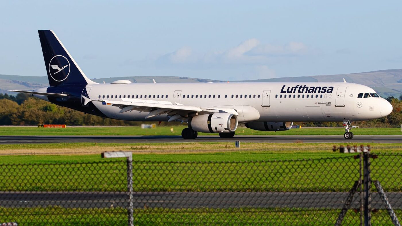 Power Bank Fire On Board: Lufthansa Flight A321 Diverts to Lyon