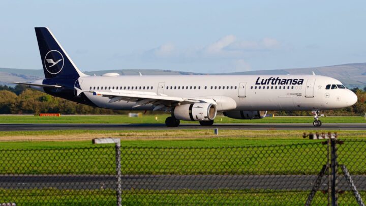 Power Bank Fire On Board: Lufthansa Flight A321 Diverts to Lyon