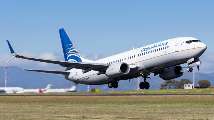 Magnitude 7.7 Earthquake Shuts Down Panama City Airports